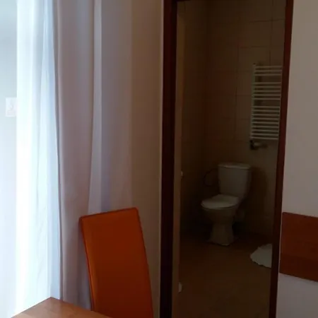 Z Lazienka Zwyciestwa Homestay szállás